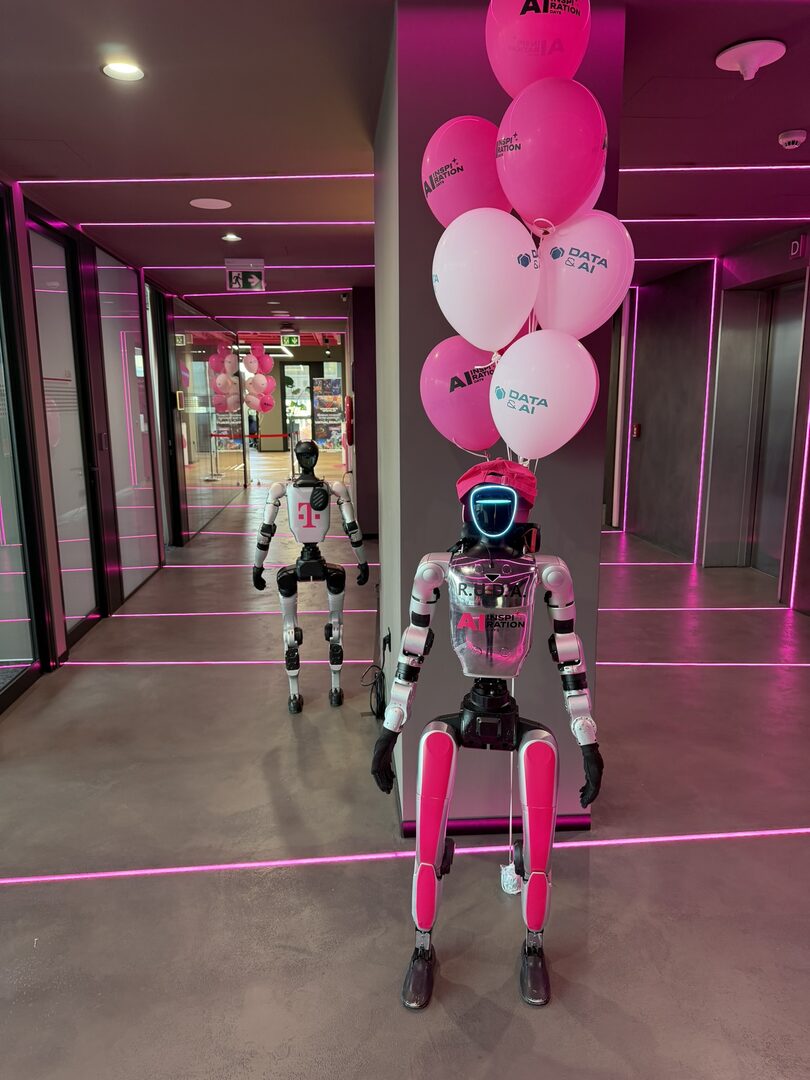 RobotRUDA welcoming guests