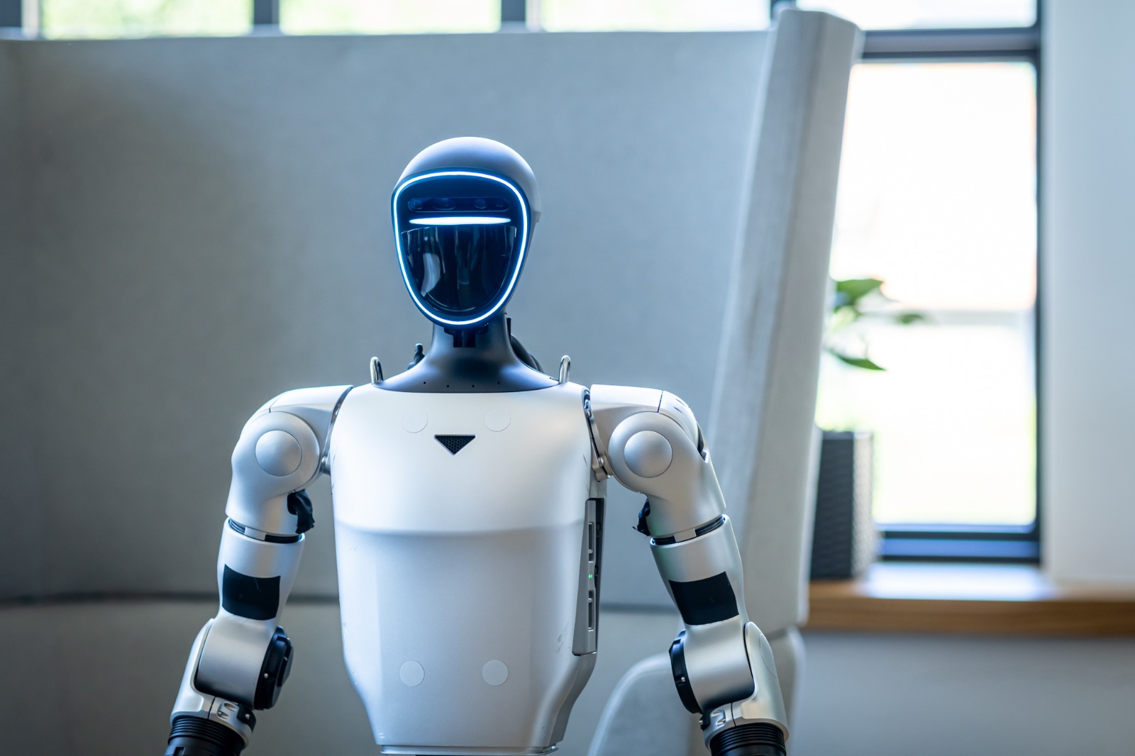 Robot RUDA zblízka v prostorách Microsoftu v Bratislavě